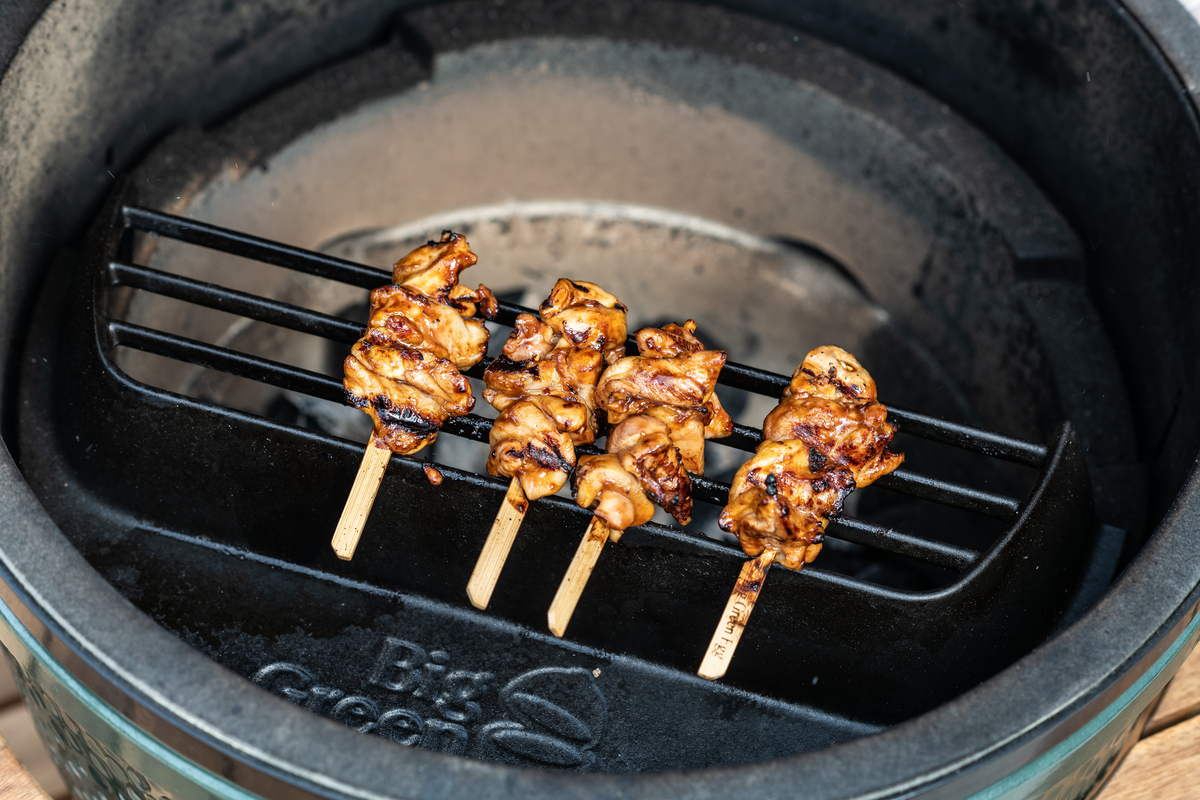 Satay Grill aus Gusseisen Cast Iron Satay Grill passend fur den Big Green EGG Large